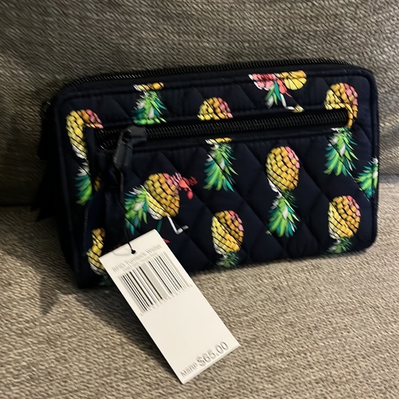 New with tags turn lock wallet vera bradley - Picture 2 of 5